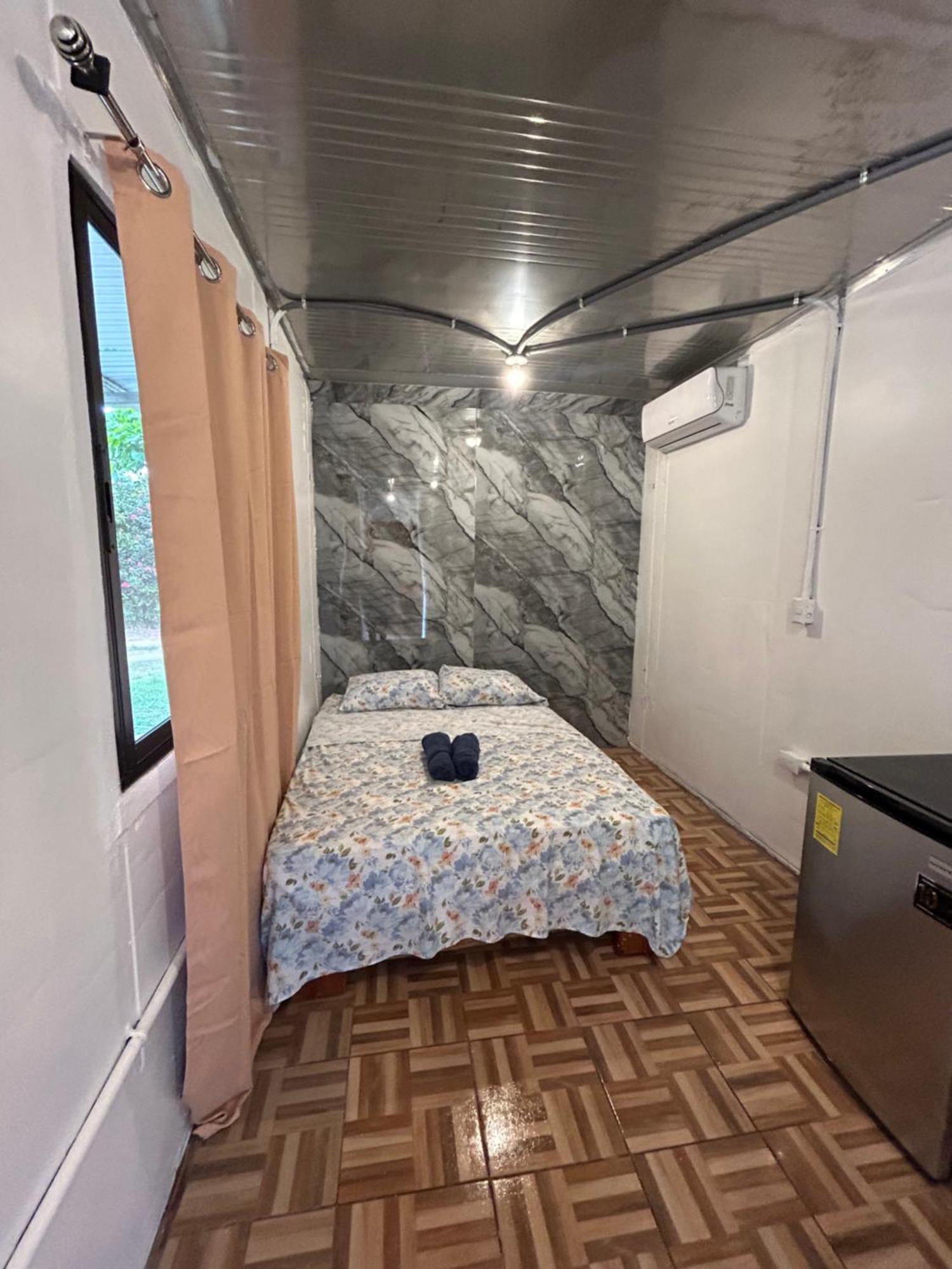 Ballena Oasis Homes & Glamping Uvita Exteriör bild